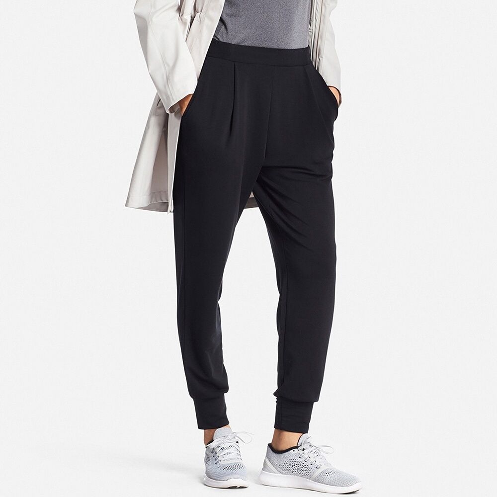 Uniqlo Athletic Pants: Fusion of Performance, Style, and Everyday Versatility